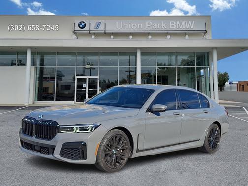 Bernina Grey Amber Effect Metallic 2022 BMW 750 750i xDrive