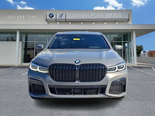 Bernina Grey Amber Effect Metallic 2022 BMW 750 750i xDrive