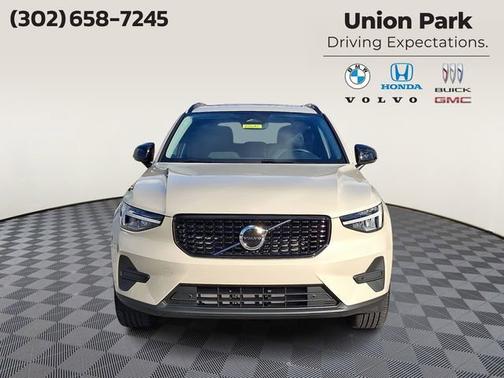 Sand Dune Metallic 2026 Volvo XC40 Core