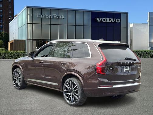 Mulberry Red Metallic 2026 Volvo XC90 Plus