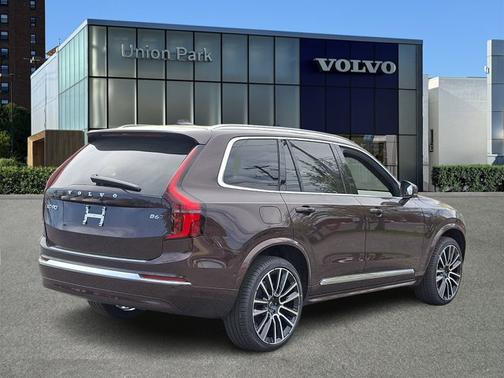 Mulberry Red Metallic 2026 Volvo XC90 Plus