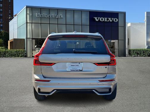 Bright Dusk Metallic 2027 Volvo XC60 Ultra