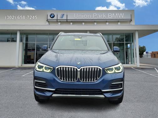 Phytonic Blue Metallic 2023 BMW X5 xDrive40i
