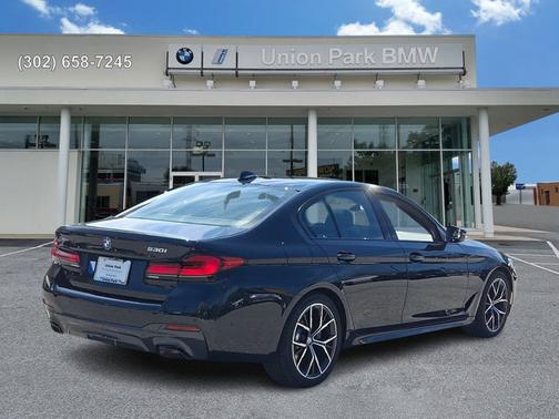 Black Sapphire Metallic 2022 BMW 530 530i xDrive