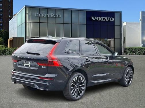 Onyx Black Metallic 2026 Volvo XC60 Ultra