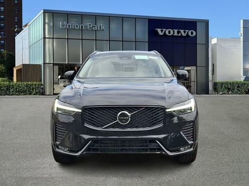 Onyx Black Metallic 2026 Volvo XC60 Ultra
