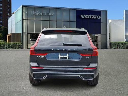 Onyx Black Metallic 2026 Volvo XC60 Ultra