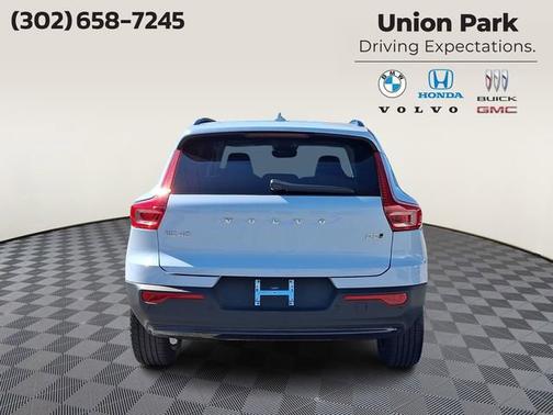 2026 Volvo XC40 Plus