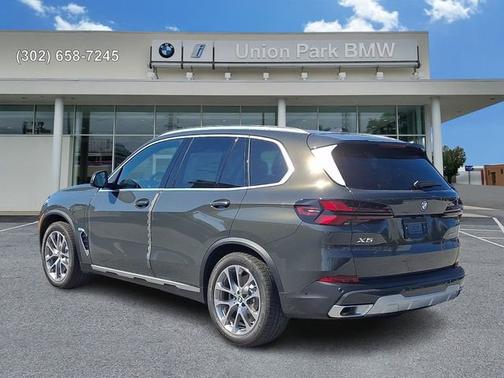 Dravit Grey Metallic 2026 BMW X5 xDrive50e
