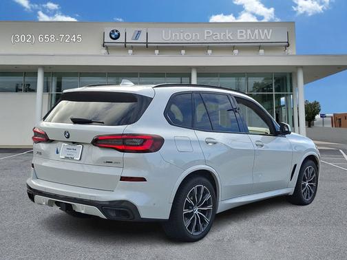 Mineral White Metallic 2021 BMW X5 xDrive40i