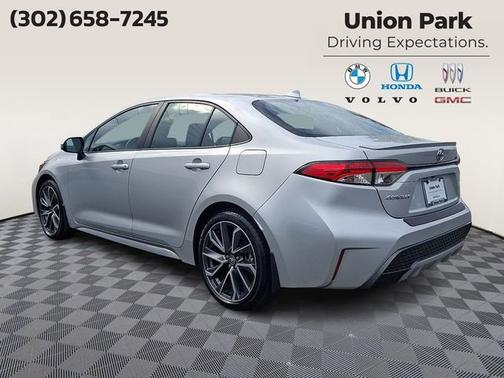 Classic Silver Metallic 2021 Toyota Corolla SE