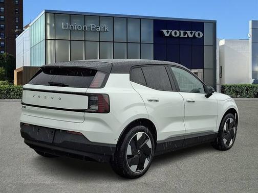 Crystal White Metallic 2026 Volvo EX30 Ultra