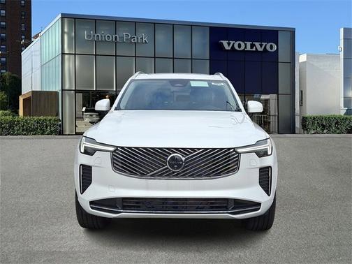 2025 Volvo XC90 Plus