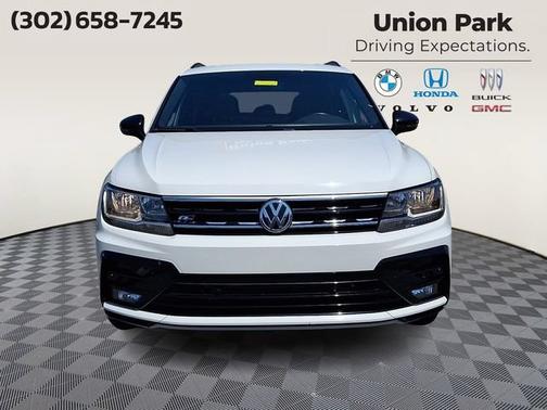 Pure White 2020 Volkswagen Tiguan 2.0T SE R-Line Black