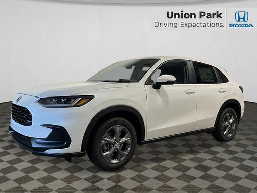 Platinum White Pearl 2027 Honda HR-V LX