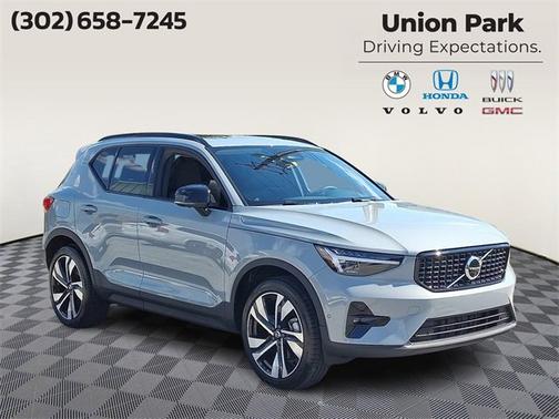 2025 Volvo XC40 Plus Dark Theme