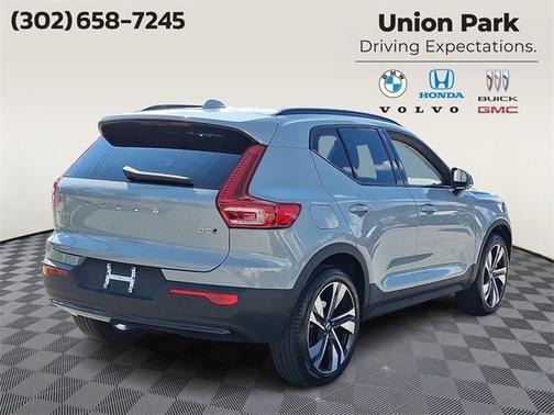 2025 Volvo XC40 Plus Dark Theme