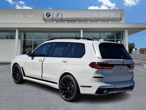 Alpine White 2026 BMW X7 xDrive40i