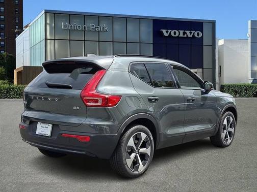 Forest Lake 2026 Volvo XC40 Plus