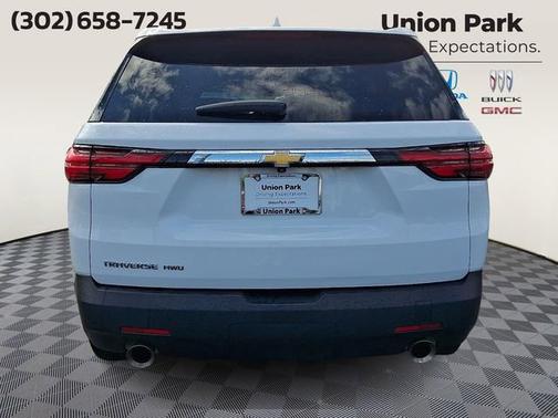 Summit White 2023 Chevrolet Traverse LS