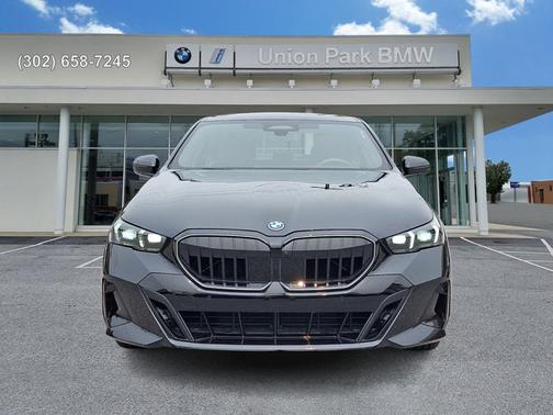 Black Sapphire Metallic 2026 BMW 550e 550e xDrive