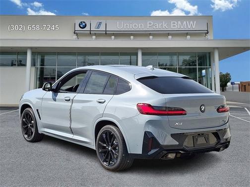 2025 BMW X4 xDrive30i