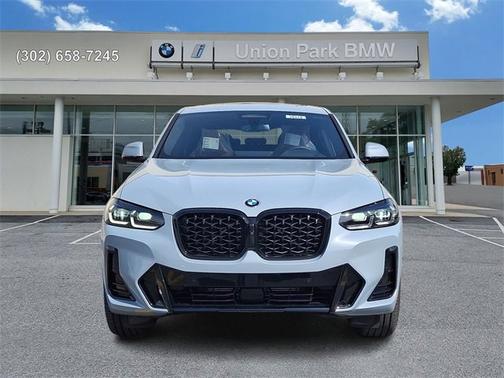 2025 BMW X4 xDrive30i