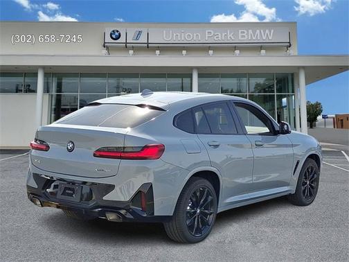 2025 BMW X4 xDrive30i