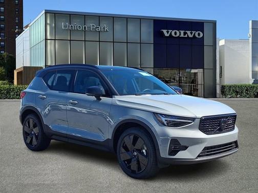 Vapour Grey Metallic 2026 Volvo XC40 Ultra Black Edition