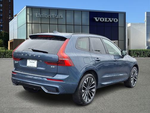 Denim Blue Metallic 2027 Volvo XC60 Ultra