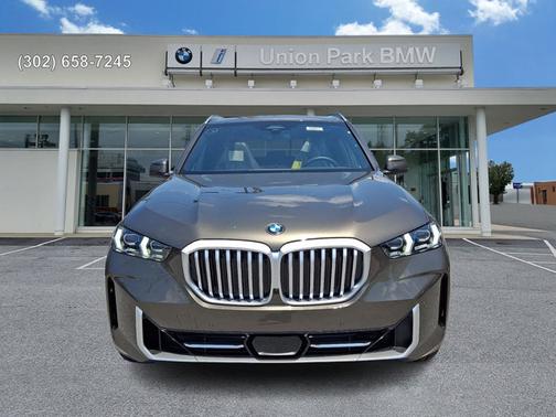 Manhattan Green Metallic 2026 BMW X5 xDrive40i
