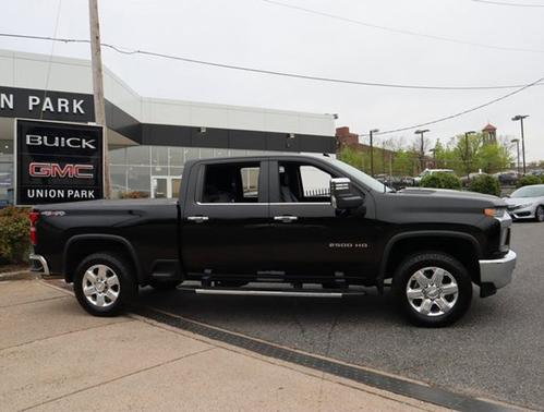 Photo 2 of 26 of 2020 Chevrolet Silverado 2500 LTZ