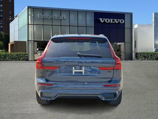 Denim Blue Metallic 2026 Volvo XC60 Plug-In Hybrid Ultra Black Edition