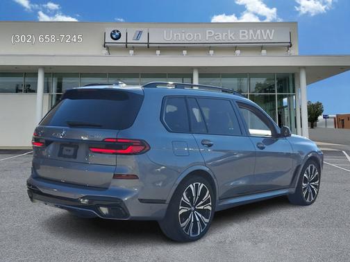 Skyscraper Grey Metallic 2024 BMW X7 xDrive40i