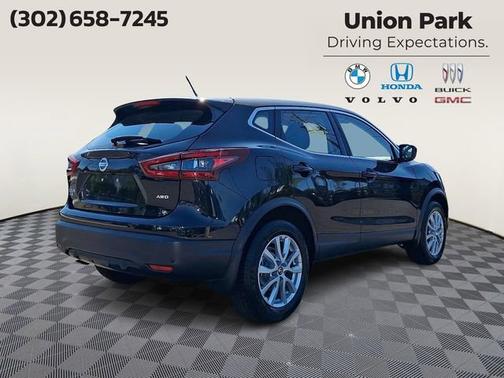 Magnetic Black Pearl 2022 Nissan Rogue Sport S