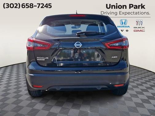Magnetic Black Pearl 2022 Nissan Rogue Sport S