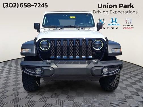 Bright White Clearcoat 2023 Jeep Wrangler Willys