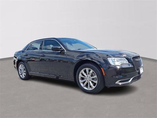 2022 Chrysler 300 Touring