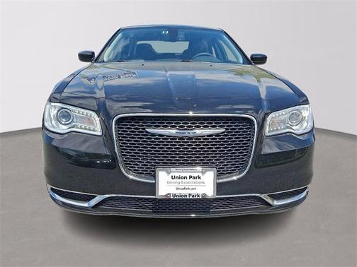 2022 Chrysler 300 Touring