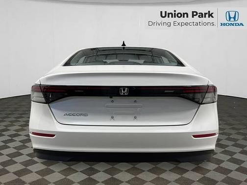 Platinum White Pearl 2026 Honda Accord SE