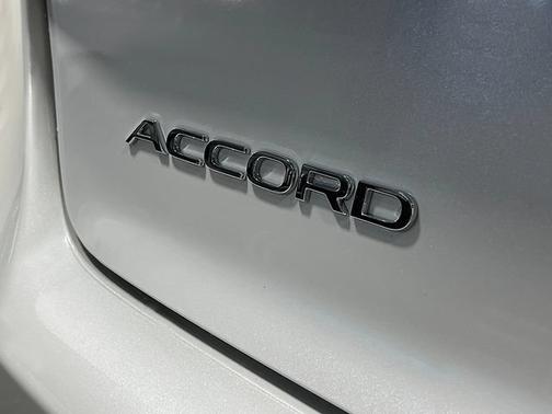 Platinum White Pearl 2026 Honda Accord SE