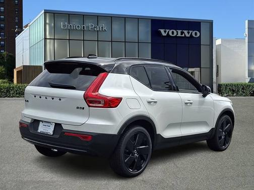 Crystal White with Black Roof 2026 Volvo XC40 Ultra Black Edition