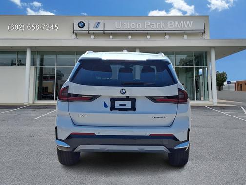 Mineral White Metallic 2023 BMW X1 xDrive28i