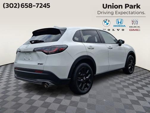 White 2024 Honda HR-V Sport