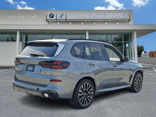 Skyscraper Grey Metallic 2026 BMW X5 xDrive50e