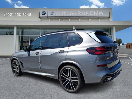 Skyscraper Grey Metallic 2026 BMW X5 xDrive40i