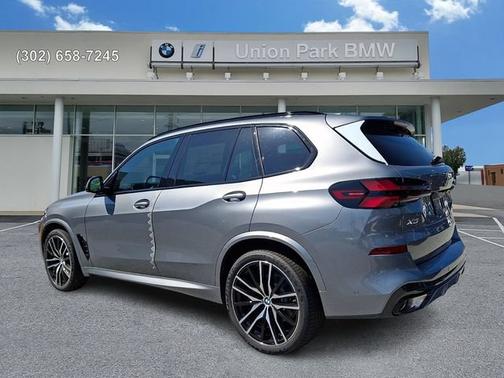 Skyscraper Grey Metallic 2026 BMW X5 xDrive40i