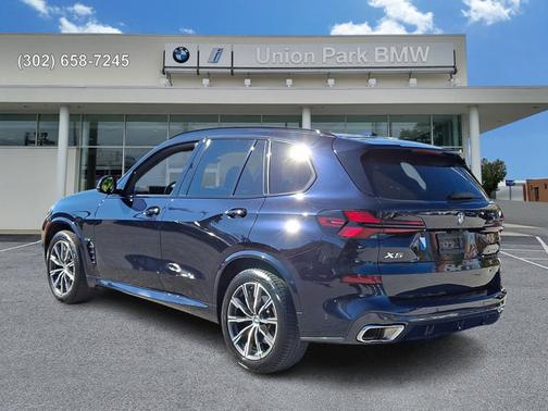 Carbon Black Metallic 2024 BMW X5 xDrive40i