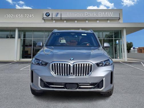 Skyscraper Grey Metallic 2026 BMW X5 xDrive40i