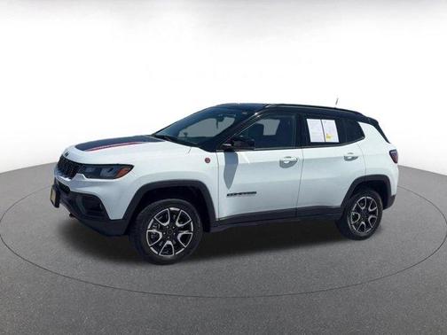 Bright White Clearcoat 2025 Jeep Compass Trailhawk